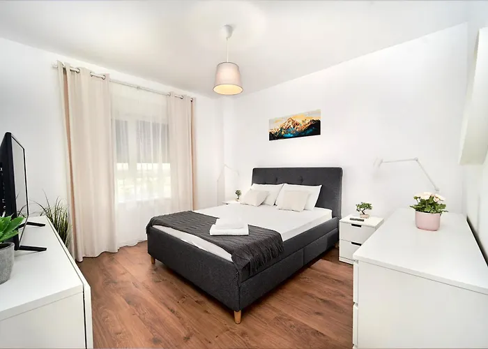 Sunset View Tudor - By Open House