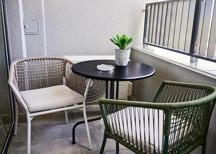 Sunset View Tudor - By Open House Temešvár