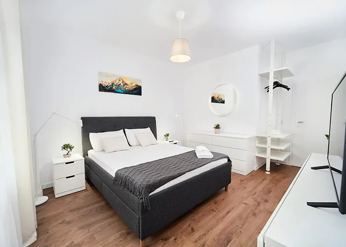 Sunset View Tudor - By Open House